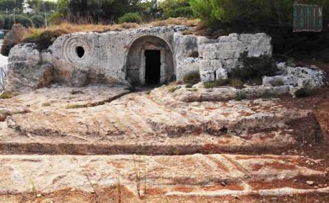 San Giorgio: l'antica e misteriosa chiesa rupestre che si affaccia sul mare di Capitolo